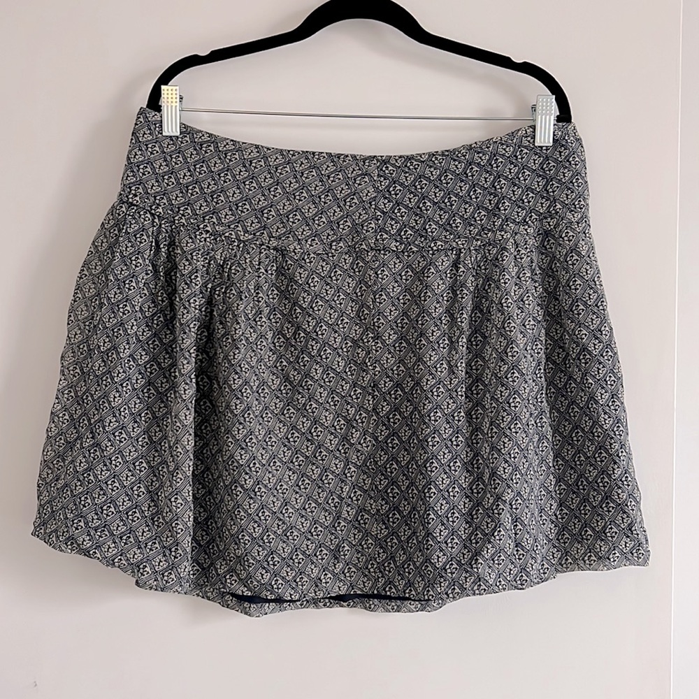 Madewell 100% Silk dark Blue and White Print Mini Skirt size 12